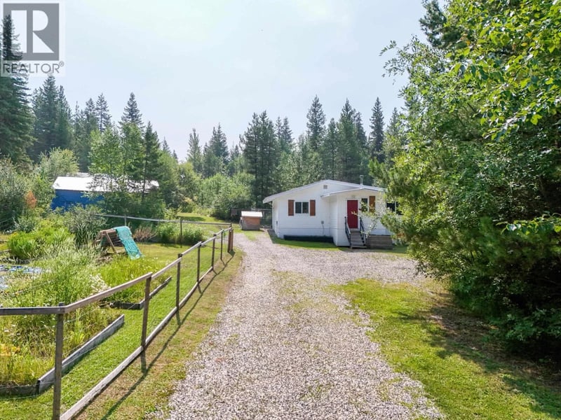 3861 HILLCREST Road, Quesnel, British Columbia, V2J6T6, Quesnel, British Columbia — photo 1 of 5