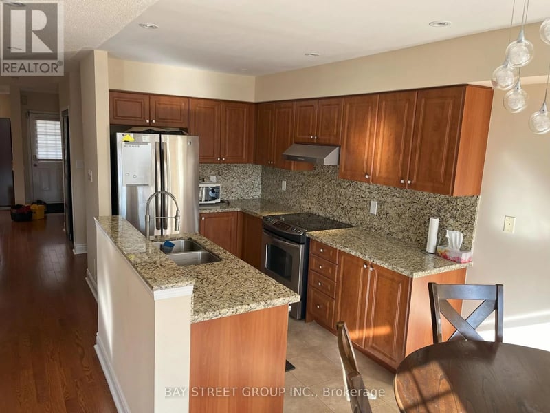 #Bedroom 49 Walkview Crescent, Richmond Hill (Oak Ridges), Ontario, L4E4H5, Richmond Hill (Oak Ridges), Ontario — photo 1 of 5