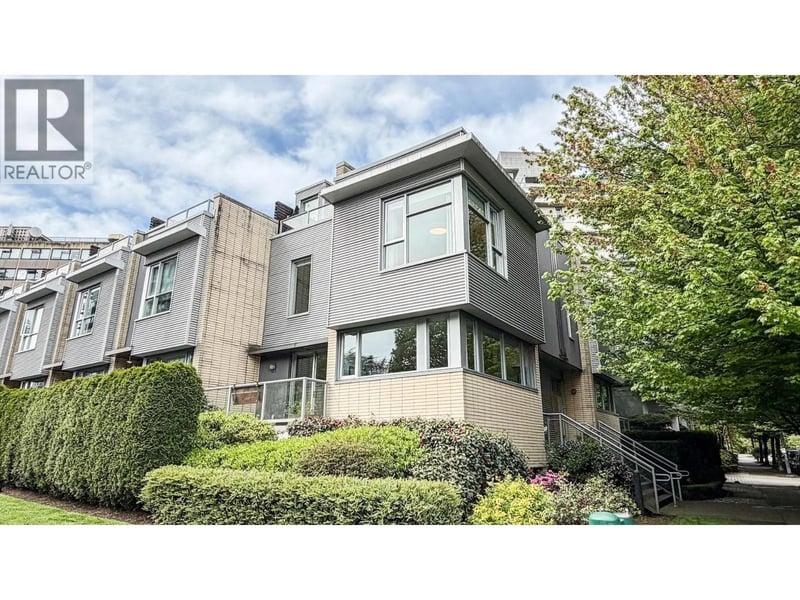 390 E 11TH AVE, Vancouver, British Columbia, V5T4V9, Vancouver, British Columbia — photo 1 of 5