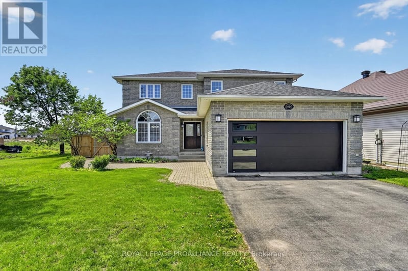 1014 Crestwood Drive, Brockville, Ontario, K6V7N1, Brockville, Ontario — photo 1 of 5