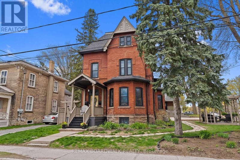 19 North Street, Perth, Ontario, K7H2S4, Perth, Ontario — photo 1 of 5