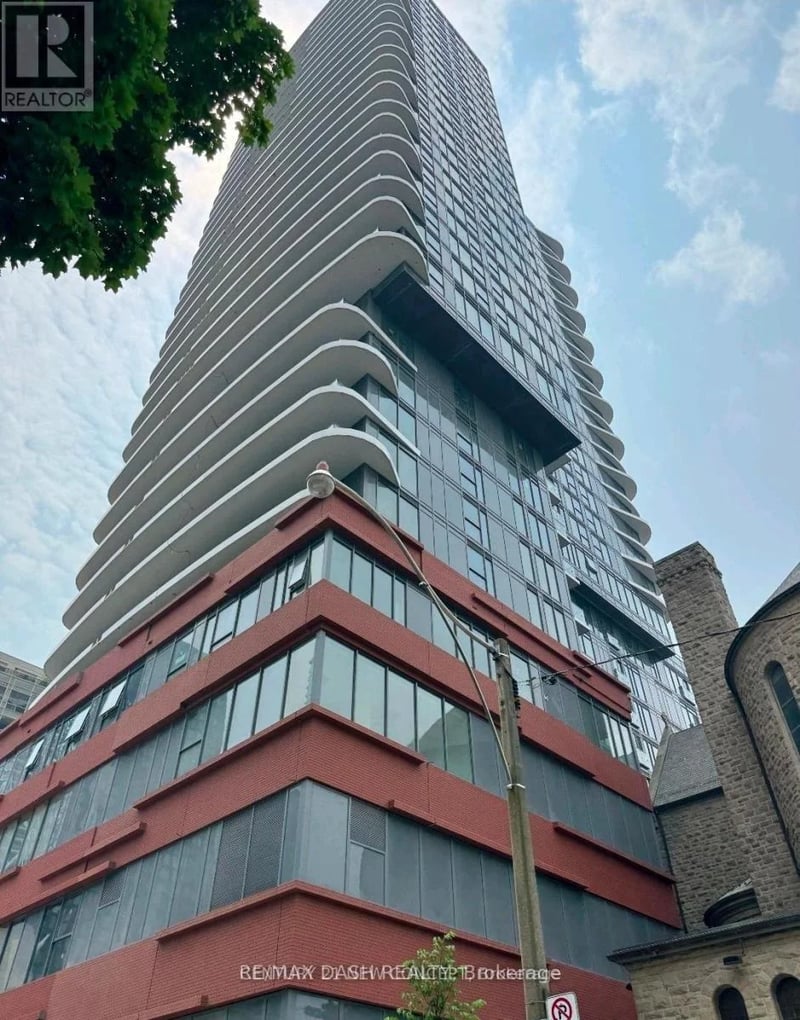#LP03 280 Dundas Street West, Toronto (University), Ontario, M5T0E3, Toronto (University), Ontario — photo 1 of 5