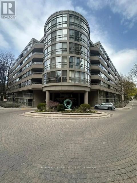 #PH4 18 Lower Village Gate, Toronto (Forest Hill South), Ontario, M5P3M1, Toronto (Forest Hill South), Ontario — photo 1 of 5