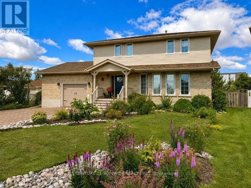 108 Flamingo Drive, Thunder Bay (River Terrace), Ontario, P7B6K1, Thunder Bay (River Terrace), Ontario — photo 1 of 5