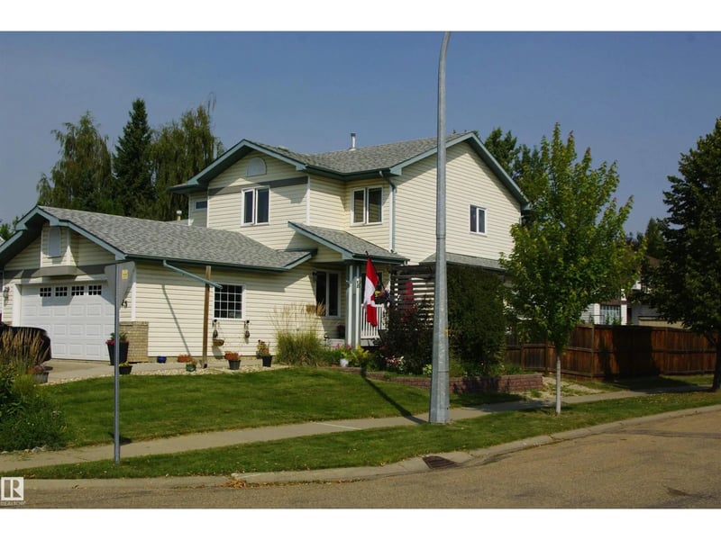 25 Hansen CL, St. Albert, Alberta, T8N6J7, St. Albert, Alberta — photo 1 of 5