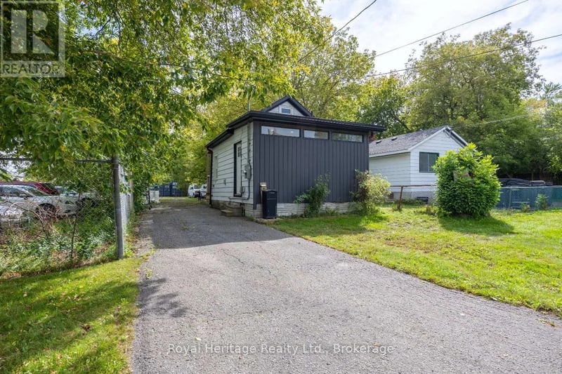 203 Valencia Road, Oshawa (Lakeview), Ontario, L1J1P2, Oshawa (Lakeview), Ontario — photo 1 of 5