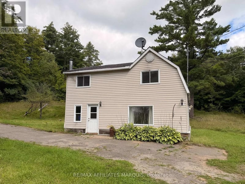 8774 Highway 511 Highway, Lanark Highlands, Ontario, K0G1K0, Lanark Highlands, Ontario — photo 1 of 5
