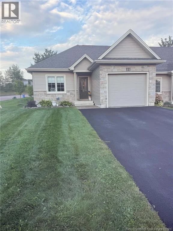 121 Boisee Crescent, Dieppe, New Brunswick, E1A9M4, Dieppe, New Brunswick — photo 1 of 5