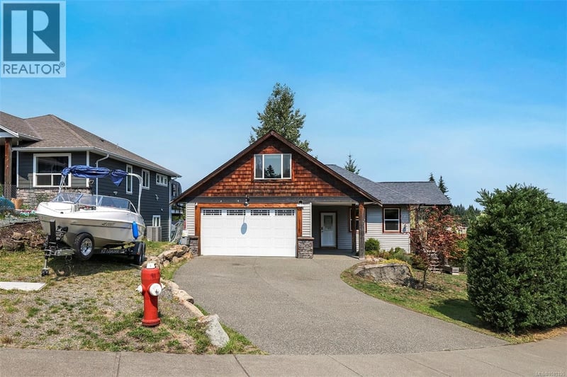 2712 Rydal Avenue, Cumberland, British Columbia, V0R1S0, Cumberland, British Columbia — photo 1 of 5