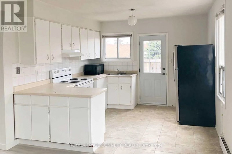 1736 Kingston Road, Toronto (Birchcliffe-Cliffside), Ontario, M1N1S9, Toronto (Birchcliffe-Cliffside), Ontario — photo 1 of 5