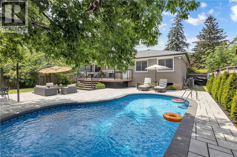 98 MILLER Road, Oakville, Ontario, L6H1J9, Oakville, Ontario — photo 1 of 5