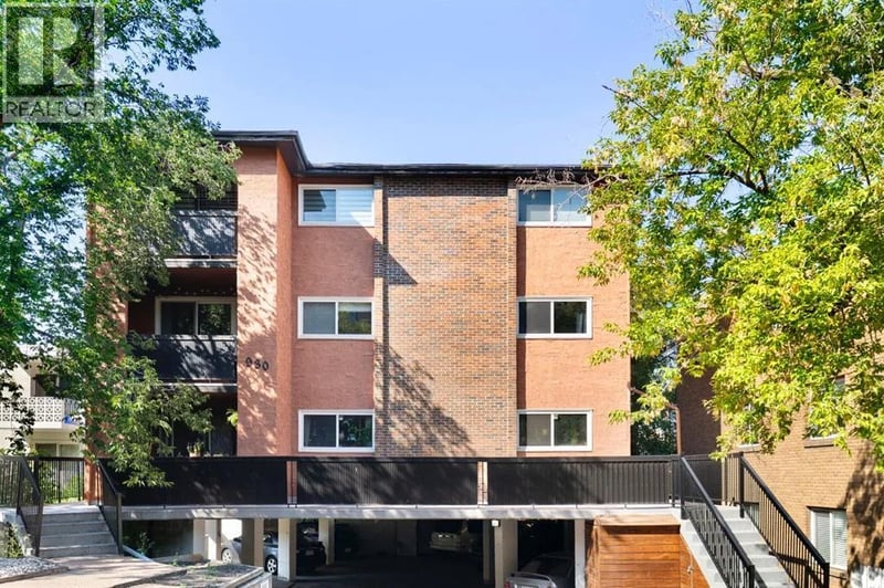 930 Royal Avenue Southwest, Calgary, Alberta, T2T0L5, Calgary, Alberta — photo 1 of 5