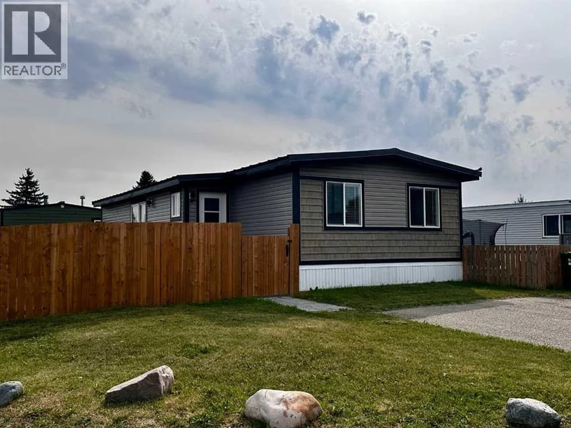 5344 76 Street, Red Deer, Alberta, T4P2A6, Red Deer, Alberta — photo 1 of 5