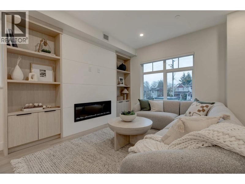 #8 339 KEARY Street, New Westminster, British Columbia, V3L3L2, New Westminster, British Columbia — photo 1 of 5