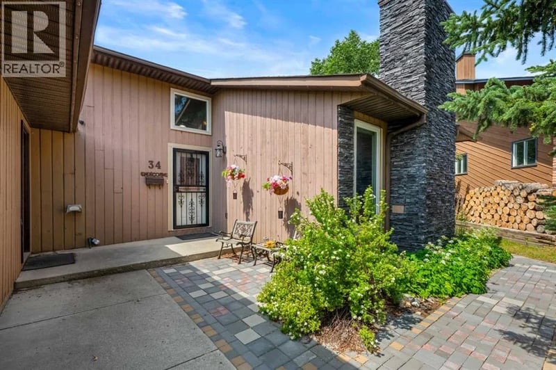34 Cascade Place, Cochrane, Alberta, T4C1G6, Cochrane, Alberta — photo 1 of 5