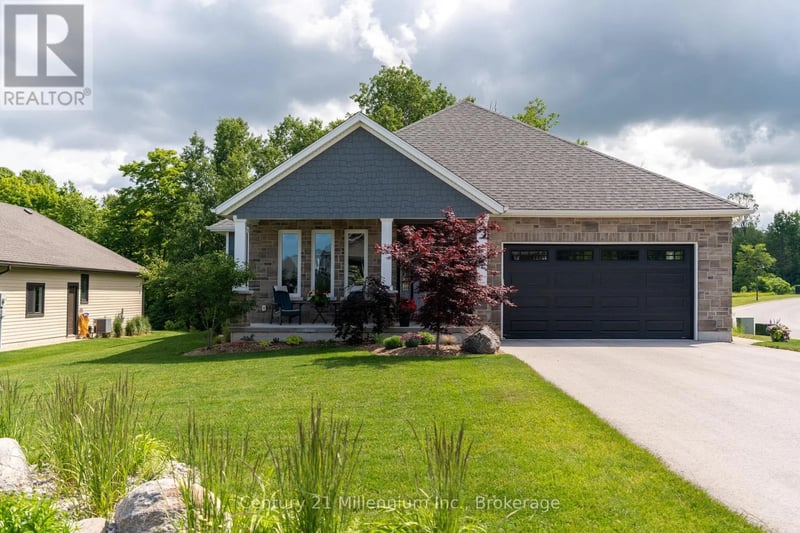 401 Algoma Crescent, Georgian Bluffs, Ontario, N0H1S0, Georgian Bluffs, Ontario — photo 1 of 5
