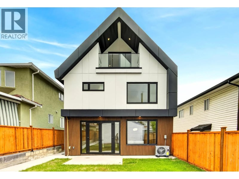 #2 2741 7TH Avenue, Vancouver, British Columbia, V5M1T8, Vancouver, British Columbia — photo 1 of 5