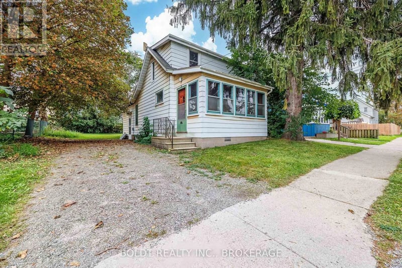 35 Regent Street, Thorold (Thorold Downtown), Ontario, L2V1T5, Thorold (Thorold Downtown), Ontario — photo 1 of 5
