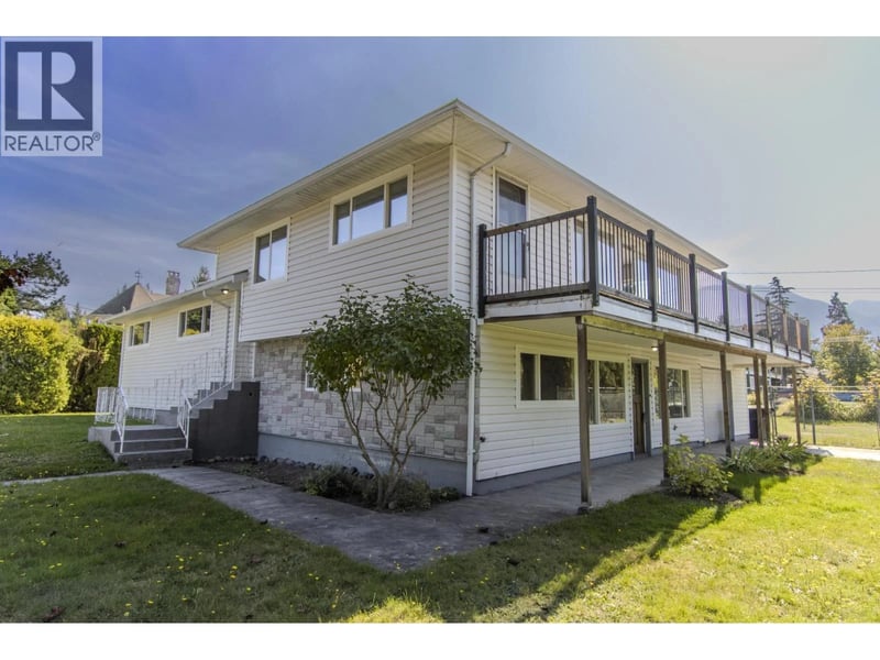 1990 DIAMOND Road, Squamish, British Columbia, V0N1T0, Squamish, British Columbia — photo 1 of 5