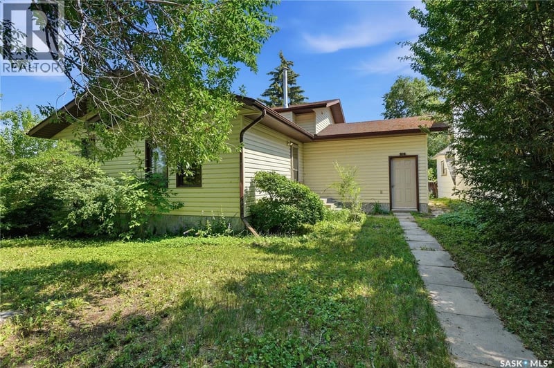 218 Main STREET, Young, Saskatchewan, S0K4Y0, Young, Saskatchewan — photo 1 of 5