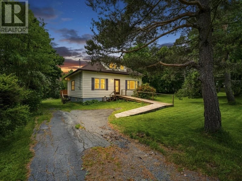 59-65 Cross Road, Bay Roberts, Newfoundland & Labrador, A0A1G0, Bay Roberts, Newfoundland & Labrador — photo 1 of 5