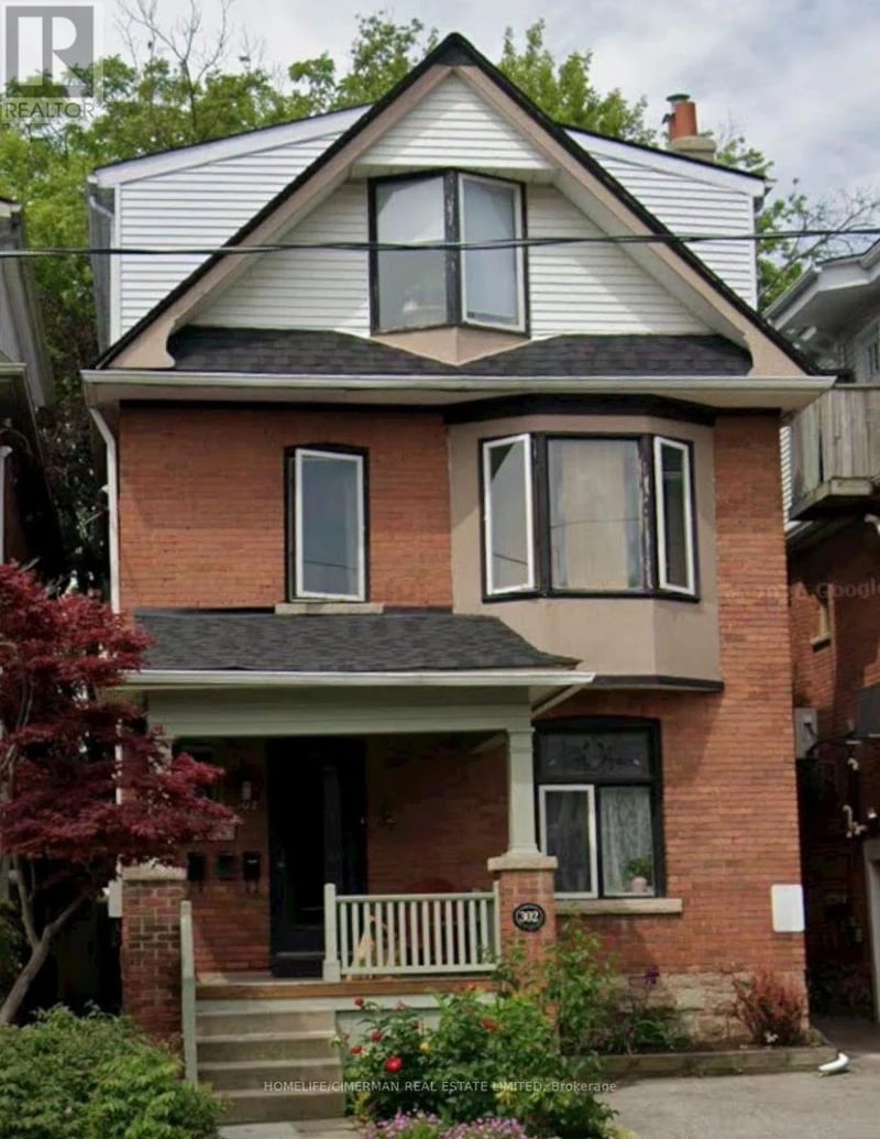 #1 302 Woodbine Avenue, Toronto (The Beaches), Ontario, M4L3P4, Toronto (The Beaches), Ontario — photo 1 of 5