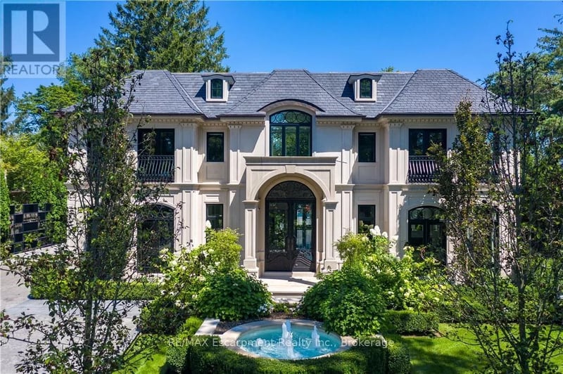 15 Chartwell Road, Oakville (OO Old Oakville), Ontario, L6J3Z3, Oakville (OO Old Oakville), Ontario — photo 1 of 5