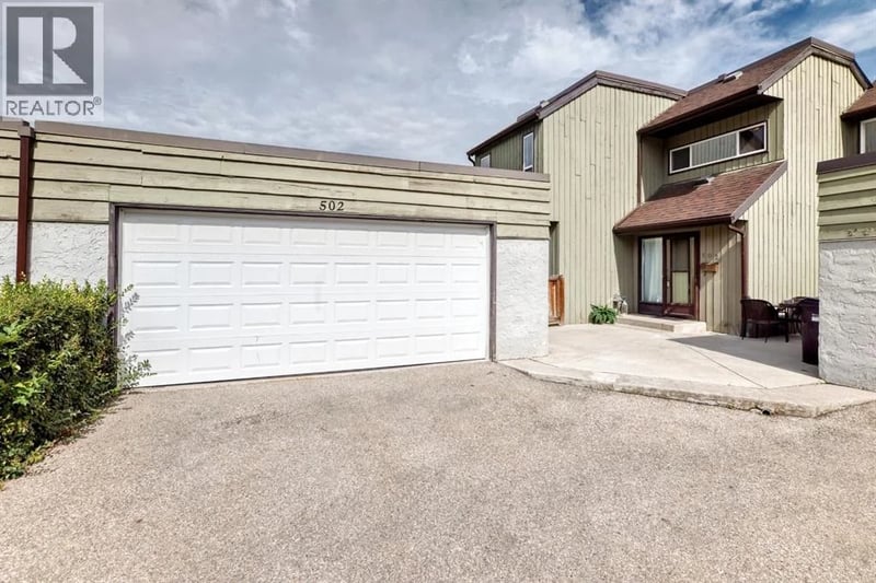 5660 23 Avenue Northeast, Calgary, Alberta, T1Y4R3, Calgary, Alberta — photo 1 of 5