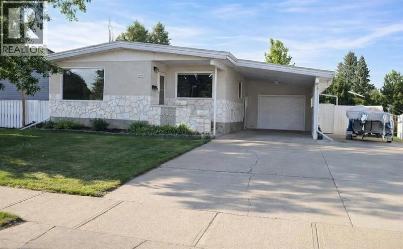 1121 Lakemount Boulevard South, Lethbridge, Alberta, T1K3S4, Lethbridge, Alberta — photo 1 of 5