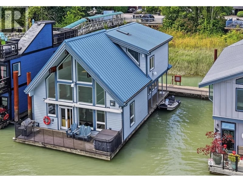 #11 700 SOUTH DYKE Road, New Westminster, British Columbia, V3M4Z8, New Westminster, British Columbia — photo 1 of 5