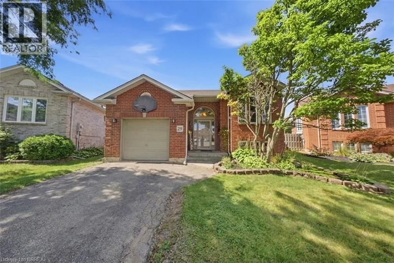 29 STRONG Court, Brantford, Ontario, N3R7Y4, Brantford, Ontario — photo 1 of 5
