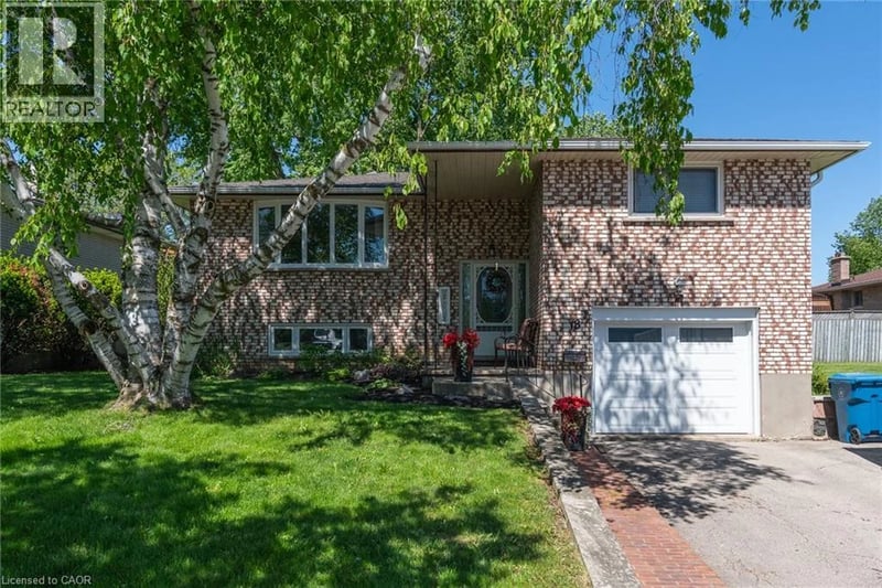 18 MAYBERRY Place, Stratford, Ontario, N5A6Z7, Stratford, Ontario — photo 1 of 5