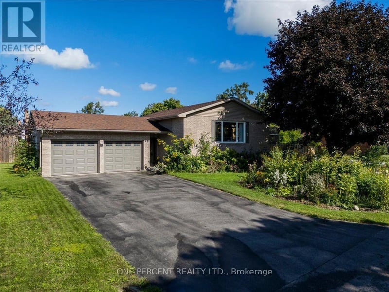 25 Bertram Drive, Springwater (Elmvale), Ontario, L0L1P0, Springwater (Elmvale), Ontario — photo 1 of 5