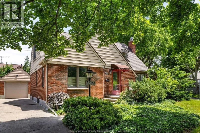 2594 BUCKINGHAM, Windsor, Ontario, N8T2B6, Windsor, Ontario — photo 1 of 5
