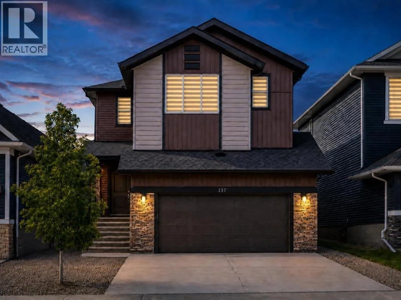 137 Creekside Way Southwest, Calgary, Alberta, T2X4B1, Calgary, Alberta — photo 1 of 5
