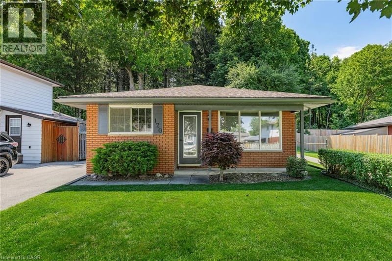 120 ARROWHEAD Crescent, Kitchener, Ontario, N2P1B9, Kitchener, Ontario — photo 1 of 5