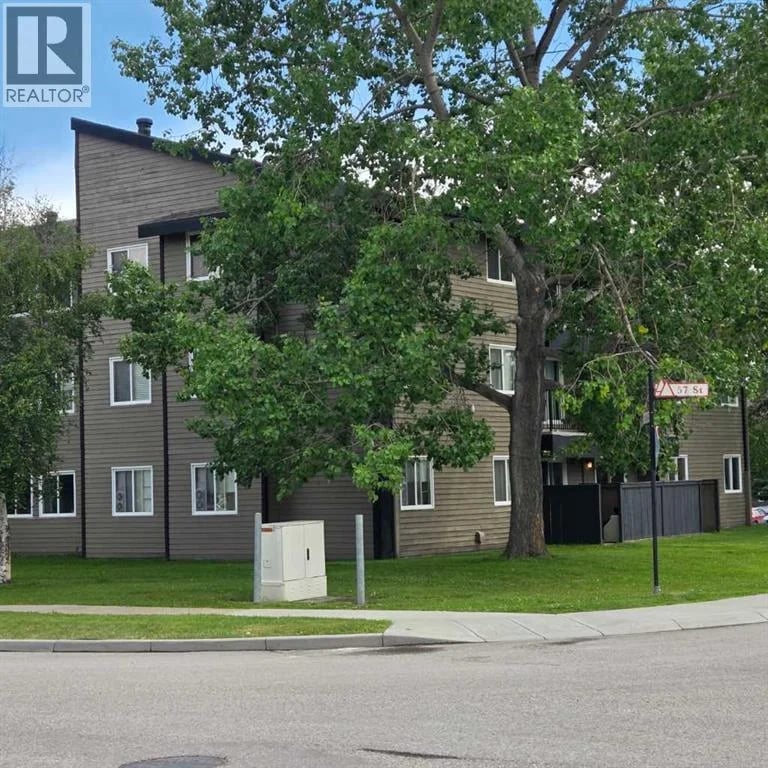 5611 10 Avenue, Edson, Alberta, T7E1R4, Edson, Alberta — photo 1 of 5