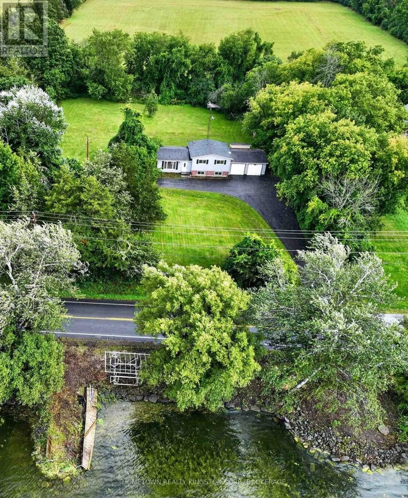 1024 South Shore Road, Greater Napanee (Greater Napanee), Ontario, K7R3K7, Greater Napanee (Greater Napanee), Ontario — photo 1 of 5