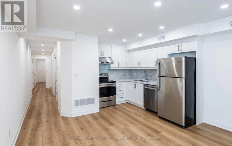 #3 45 Astoria Avenue, Toronto (Mount Dennis), Ontario, M6N2V6, Toronto (Mount Dennis), Ontario — photo 1 of 5