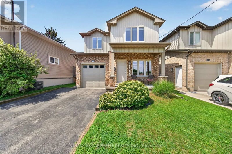 17 Grantham Avenue South, St. Catharines (E. Chester), Ontario, L2P3B3, St. Catharines (E. Chester), Ontario — photo 1 of 5