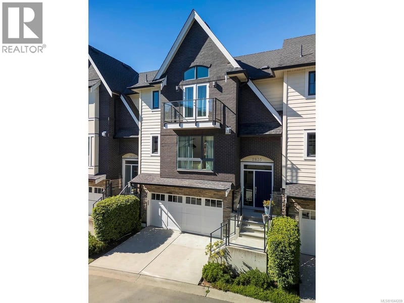2835 Turnstyle Crescent, Langford, British Columbia, V9B0T8, Langford, British Columbia — photo 1 of 5