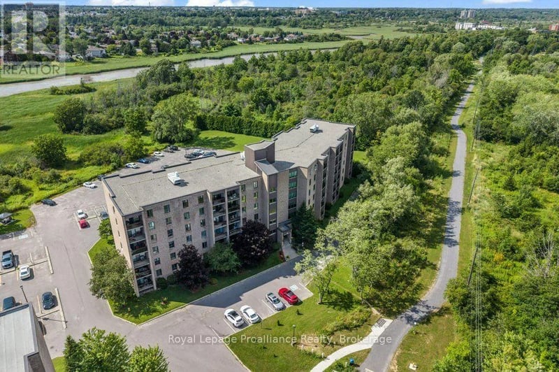 #509 358 Queen Mary Road, Kingston (West of Sir John A. Blvd), Ontario, K7M7E8, Kingston (West of Sir John A. Blvd), Ontario — photo 1 of 5