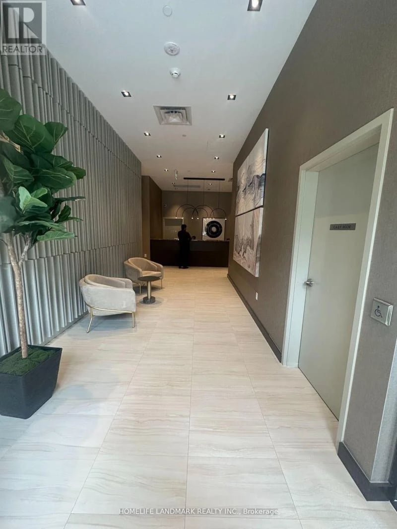 #719 60 Honeycrisp Crescent, Vaughan (Vaughan Corporate Centre), Ontario, L4K0N5, Vaughan (Vaughan Corporate Centre), Ontario — photo 1 of 5