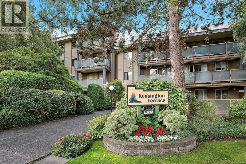 #124 1025 Inverness Road, Saanich, British Columbia, V8X2S2, Saanich, British Columbia — photo 1 of 5