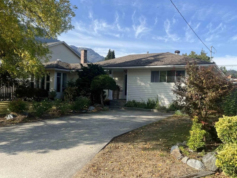 533 RUPERT Street, Hope, British Columbia, V0X1L0, Hope, British Columbia — photo 1 of 5