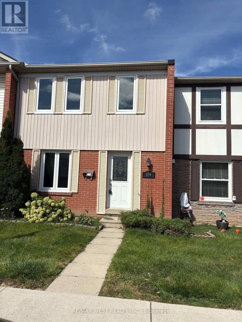 #104 900 Central Park Drive, Brampton (Northgate), Ontario, L6S3J6, Brampton (Northgate), Ontario — photo 1 of 5