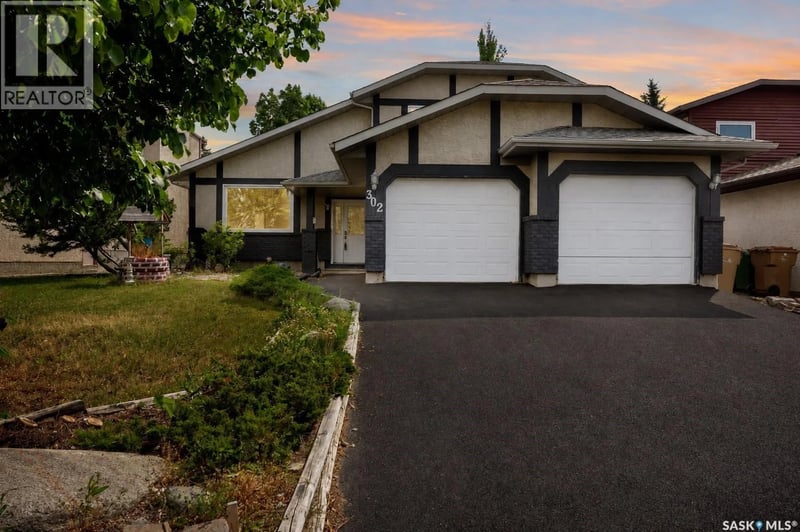 302 Doiron ROAD N, Regina, Saskatchewan, S4Y1G1, Regina, Saskatchewan — photo 1 of 5