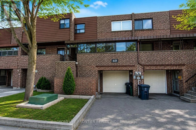 49 Red Robin Way, Toronto (Westminster-Branson), Ontario, M2R3K6, Toronto (Westminster-Branson), Ontario — photo 1 of 5