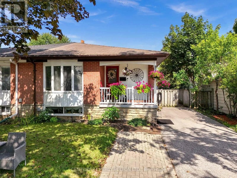 719 Balaton Avenue, Pickering (Bay Ridges), Ontario, L1W1W3, Pickering (Bay Ridges), Ontario — photo 1 of 5