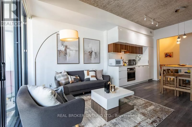 #1601 185 Roehampton Avenue South, Toronto (Mount Pleasant West), Ontario, M4P0C6, Toronto (Mount Pleasant West), Ontario — photo 1 of 5